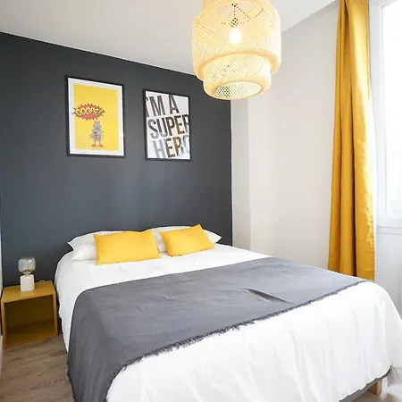 Spacious Duplex Apartment - Eiffel Tower