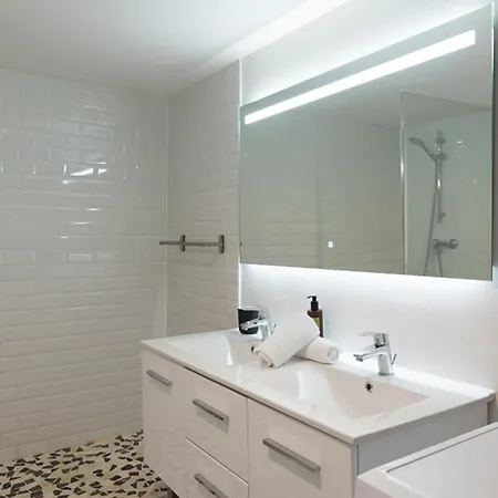 Spacious Duplex Apartment - Eiffel Tower